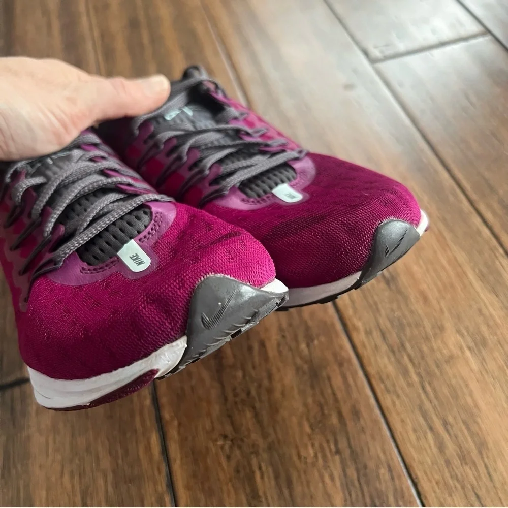 Nike running air worn